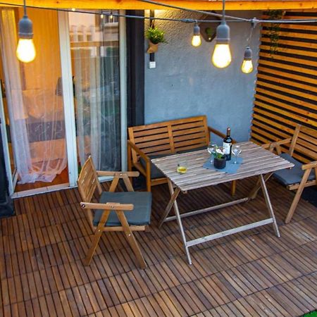 Apartment With Panoramic Terrace In City Center Bucarest Exterior foto