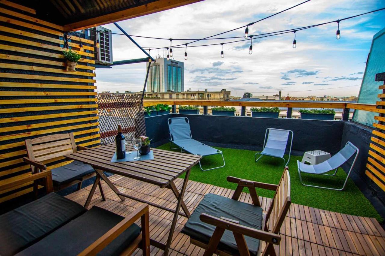 Apartment With Panoramic Terrace In City Center Bucarest Exterior foto